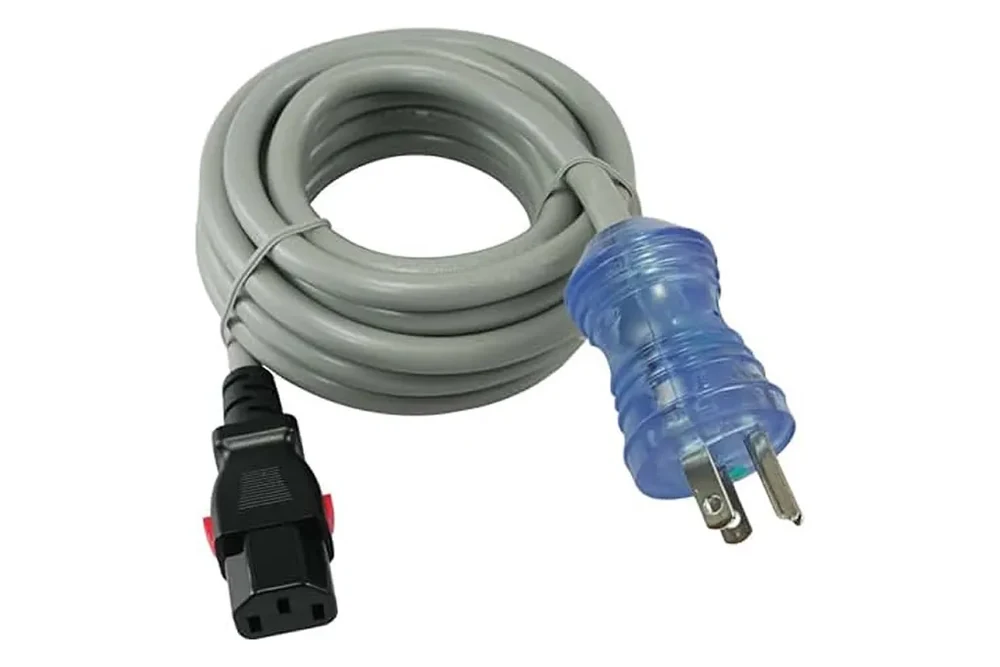 Hospital grade NEMA 5-15P to locking C13 extension power cord for infusion pumps