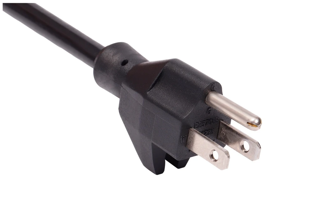 American Power Cord NEMA 5-15P Type B Snap Lock Vacuum Cleaner Male Plug, 15A 125V